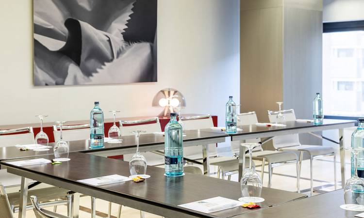 Salón Formación B Hotel Ilunion Aqua 4 Valencia Salón Formación B Hotel Ilunion Aqua 4 Valencia