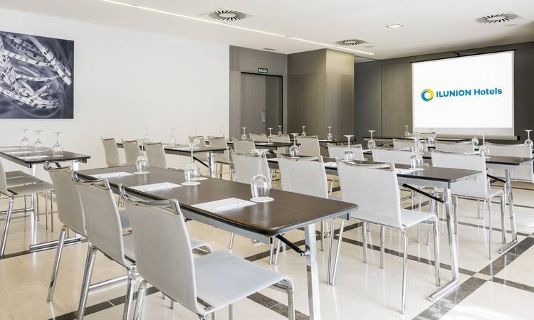 Salón Formación A Hotel ILUNION Aqua 4 Valencia Salón Formación A Hotel ILUNION Aqua 4 Valencia